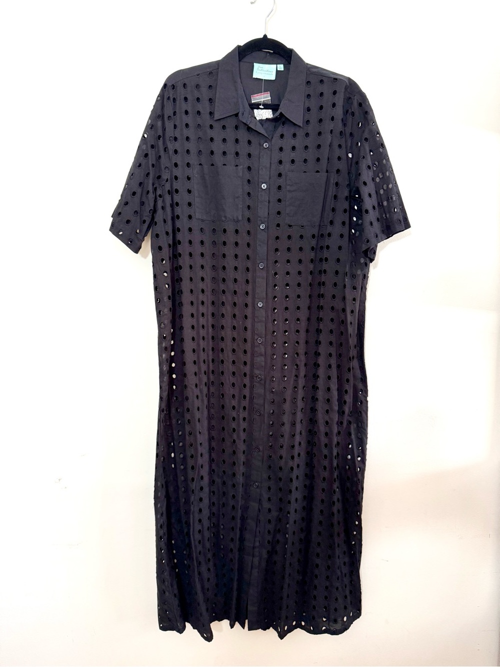 TRUE DESTINATIONS Black Eyelet Maxi Dress